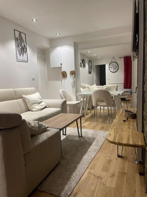 Appartement Convivial Pour Sejourner ル・クルムラン・ビセートル エクステリア 写真