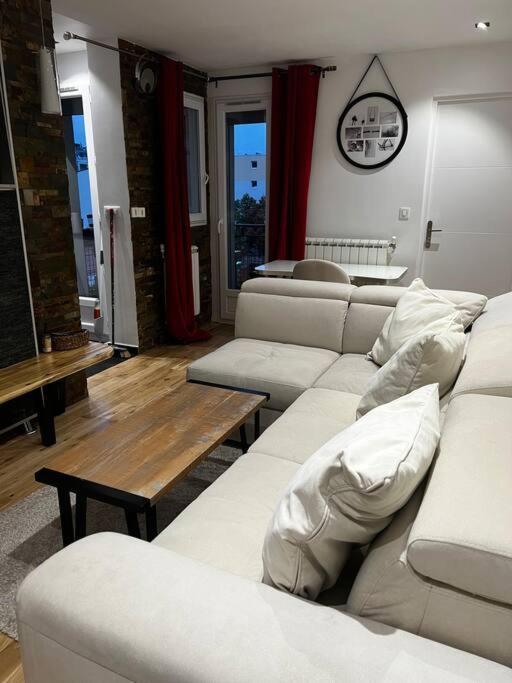 Appartement Convivial Pour Sejourner ル・クルムラン・ビセートル エクステリア 写真