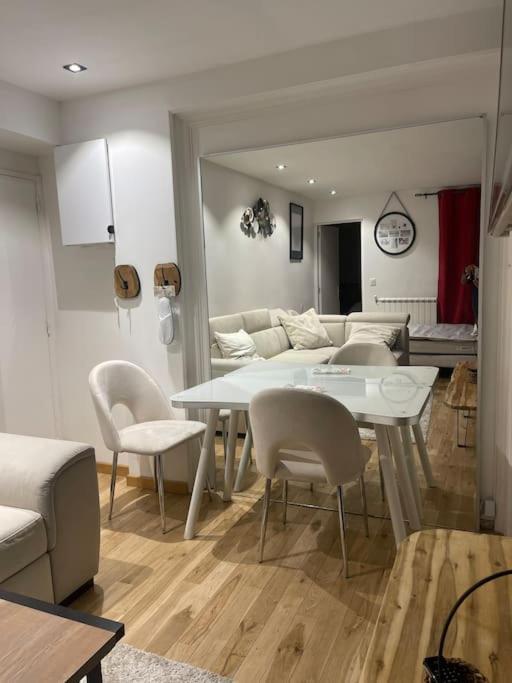 Appartement Convivial Pour Sejourner ル・クルムラン・ビセートル エクステリア 写真